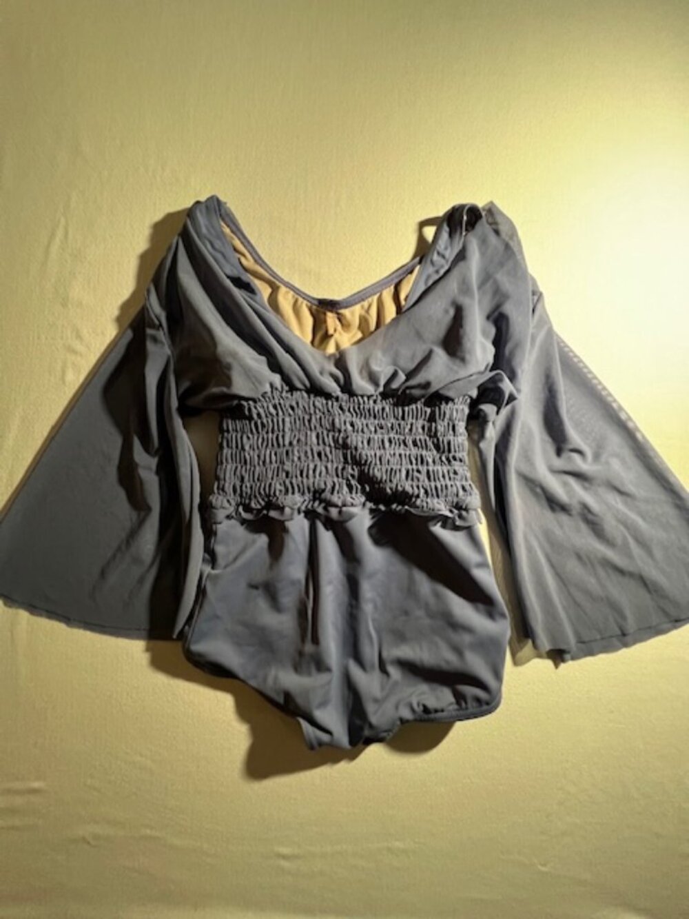 EUC BALERA Performance Smocked Flutter Sleeve Leotard dance, skating, Girl 10/12